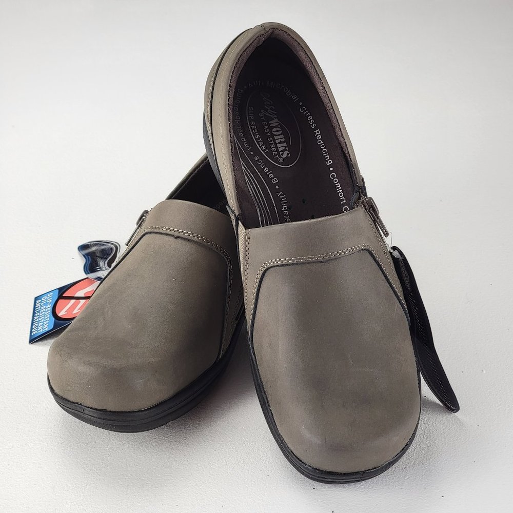 Easy Street Easy Works Bentley Slip-Resistant‎ Clogs